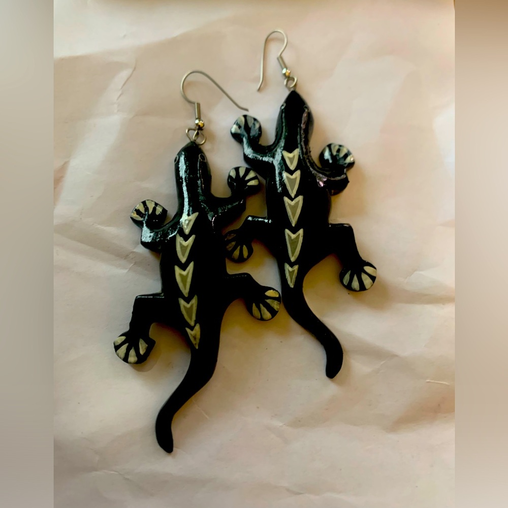Wooden carved and painted lizards earrings
